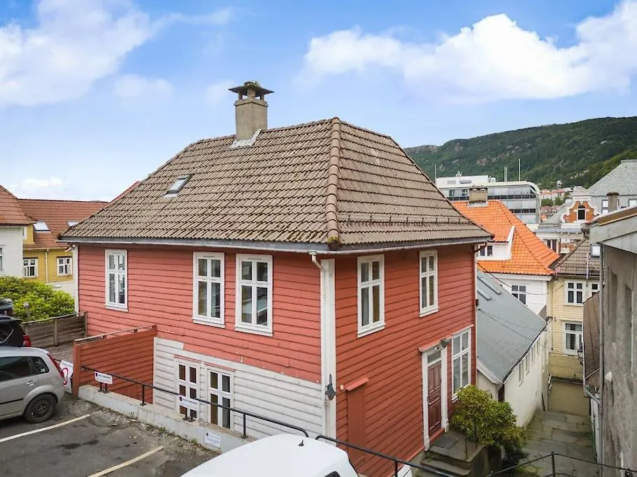 Апартаменты The Red House - Affordable Living In City Center Берген Норвегия